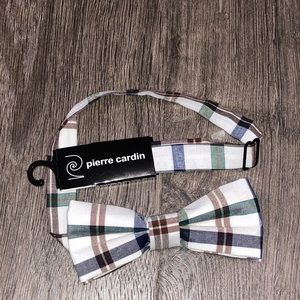 NWT! Pierre Cardin stylish Men Only!! Plaid Bow Tie